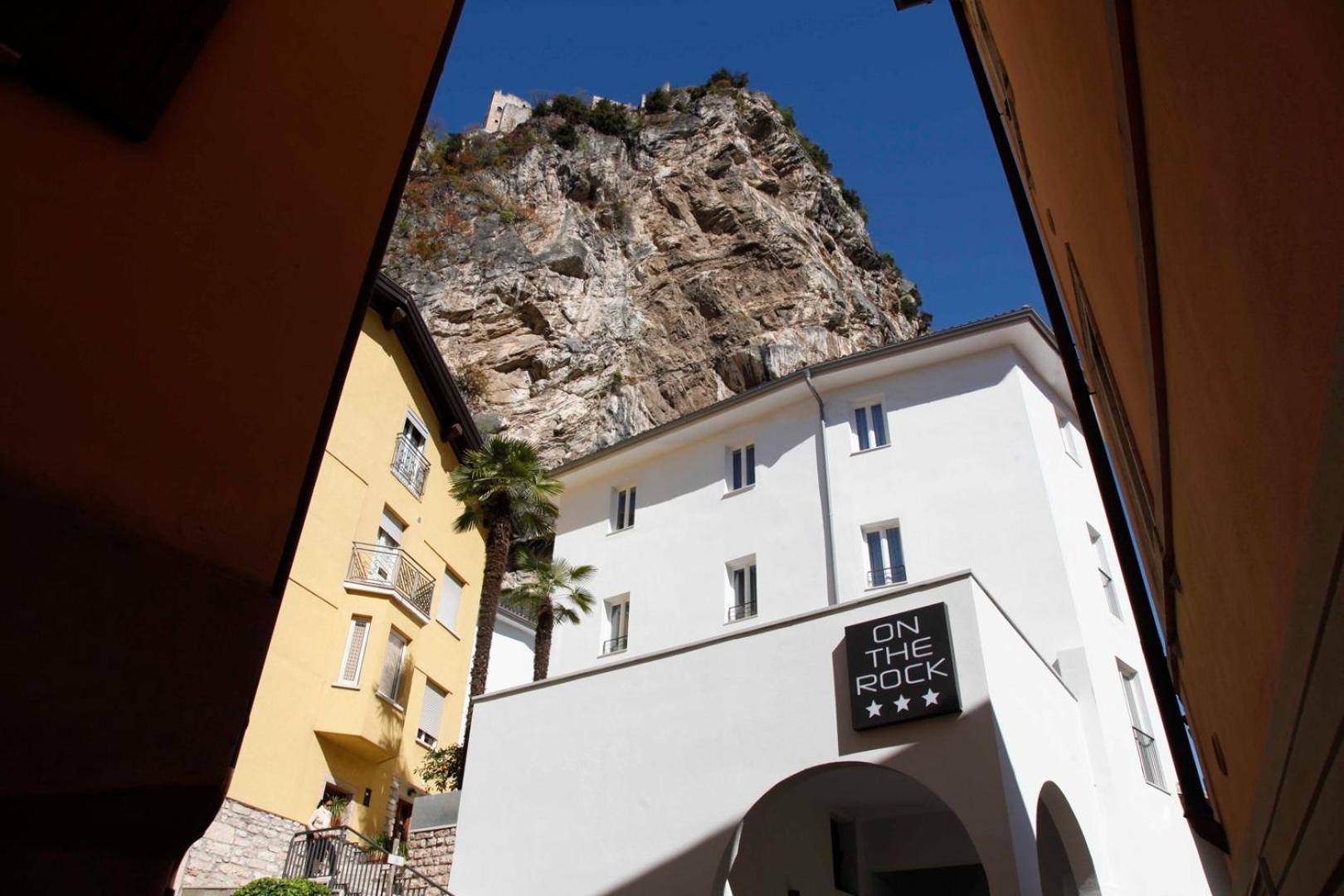 Hotel On The Rock Arco Esterno foto