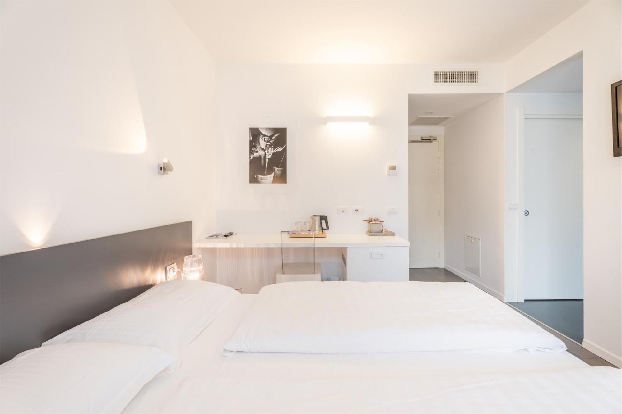 Hotel On The Rock Arco Esterno foto