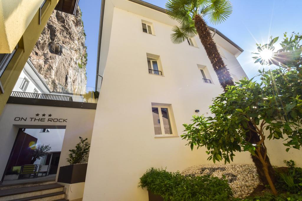 Hotel On The Rock Arco Esterno foto